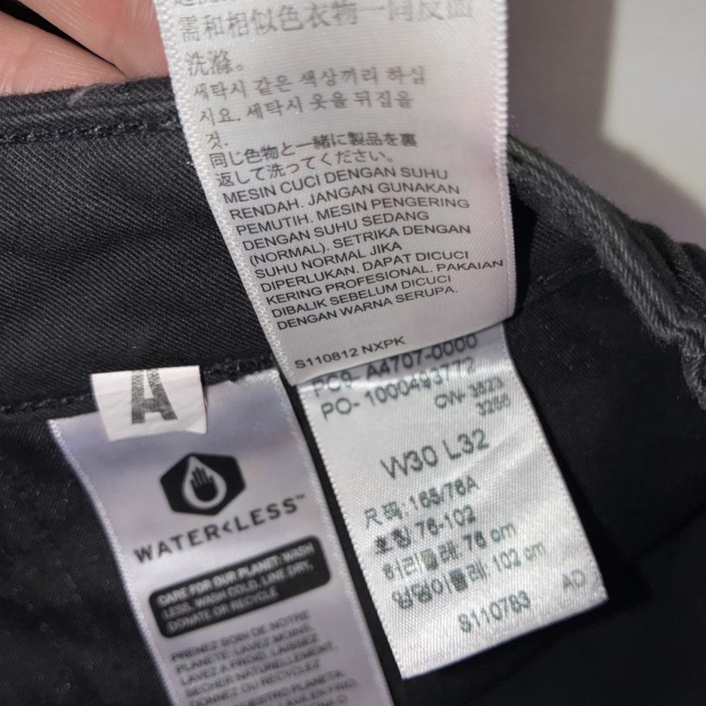 Levi's 94 Baggy Wide Leg Cargo Pants Women's W30 L32 Black NWT - Picture 7 of 14